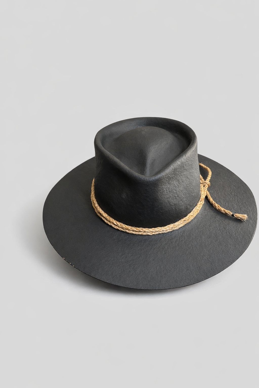 SOMBRERO PARA EL AGUA.