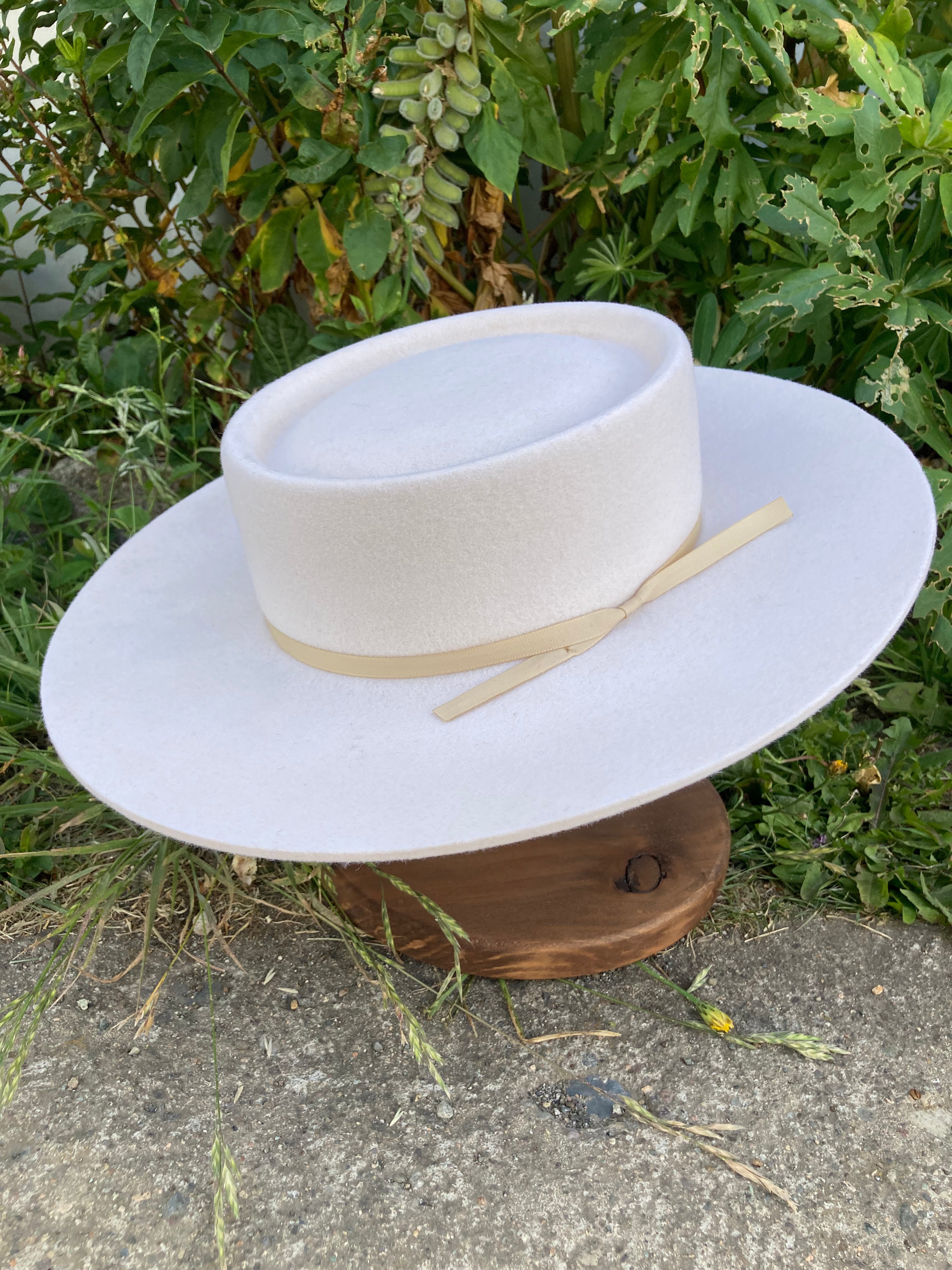 Sombrero de huaso color blanco