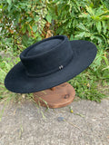 Sombrero negro en pelo de conejo