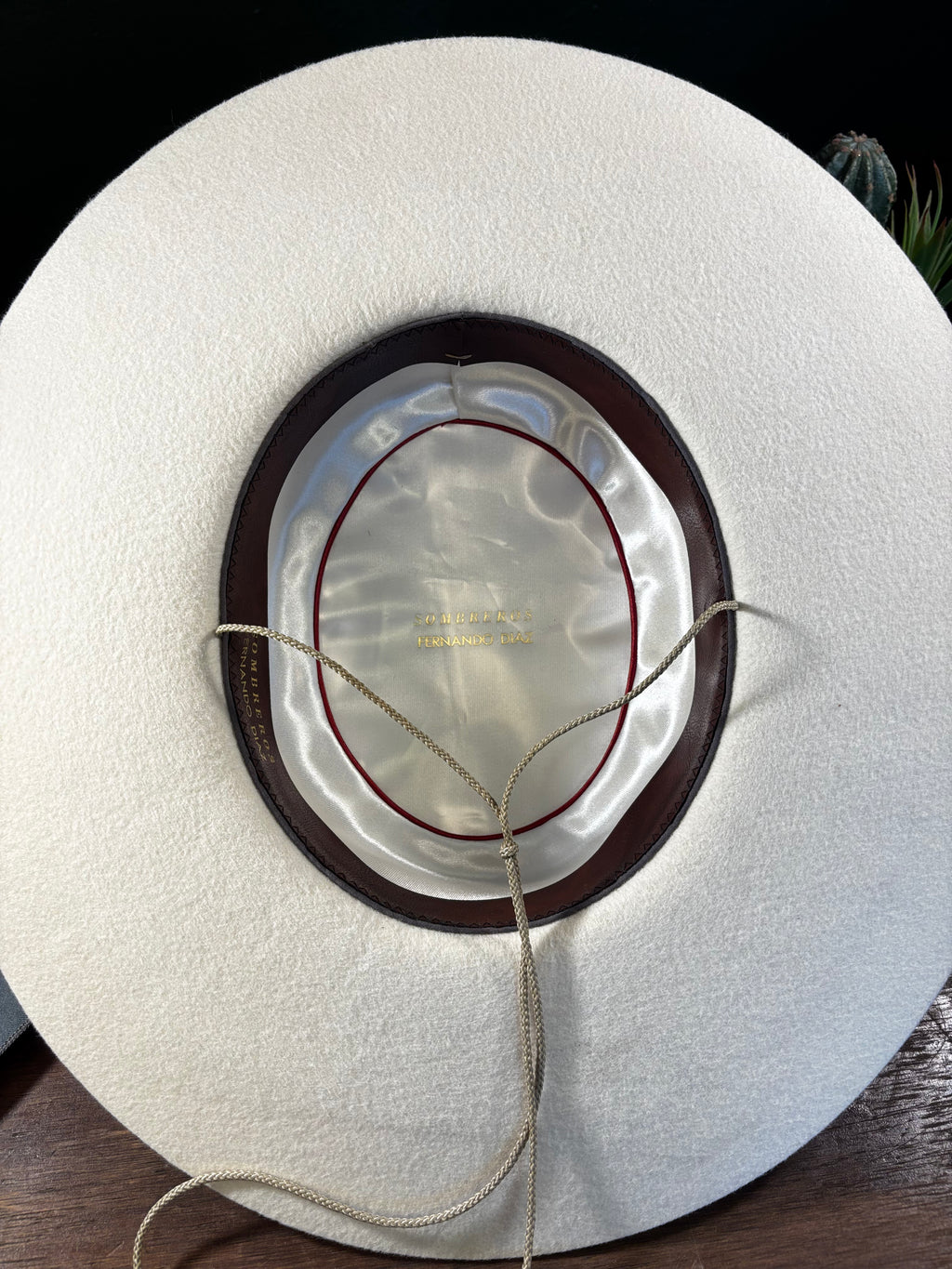 SOMBRERO DE HUASO ALA LARGA COLOR BLANCO