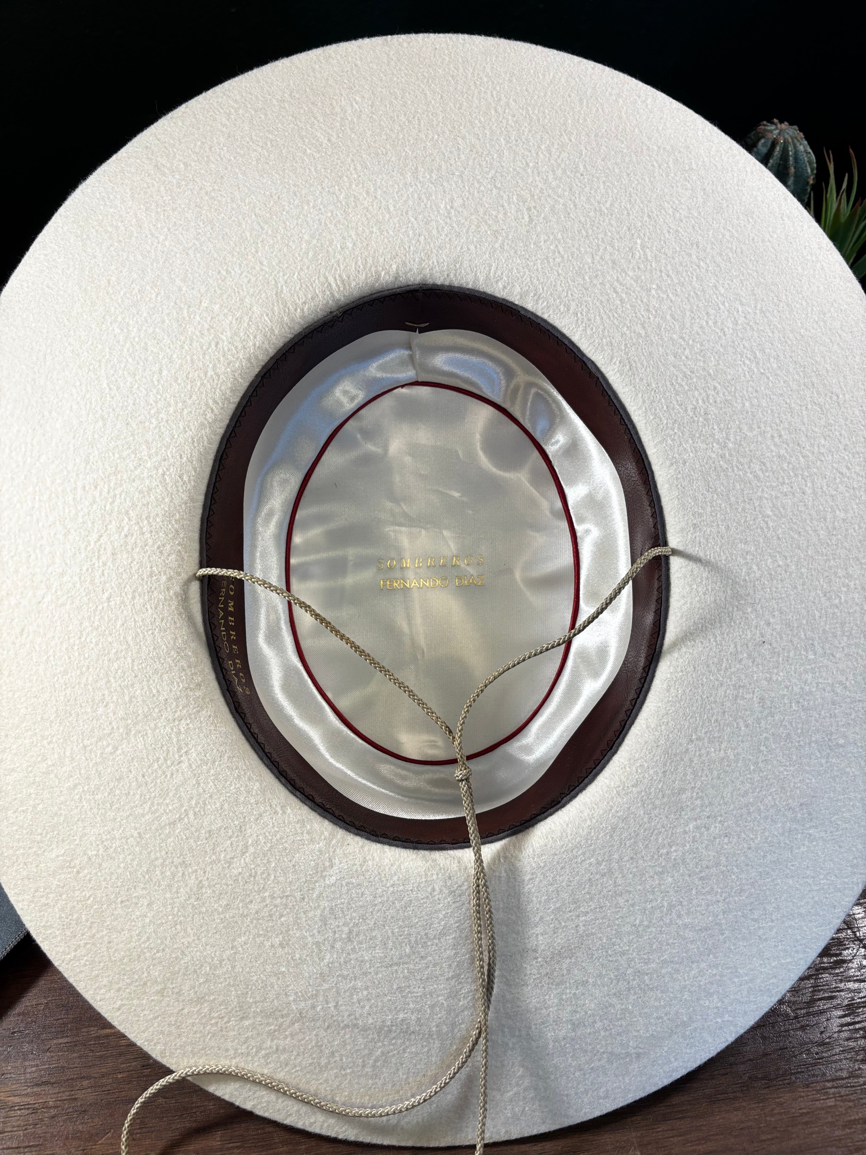 SOMBRERO DE HUASO ALA LARGA COLOR BLANCO